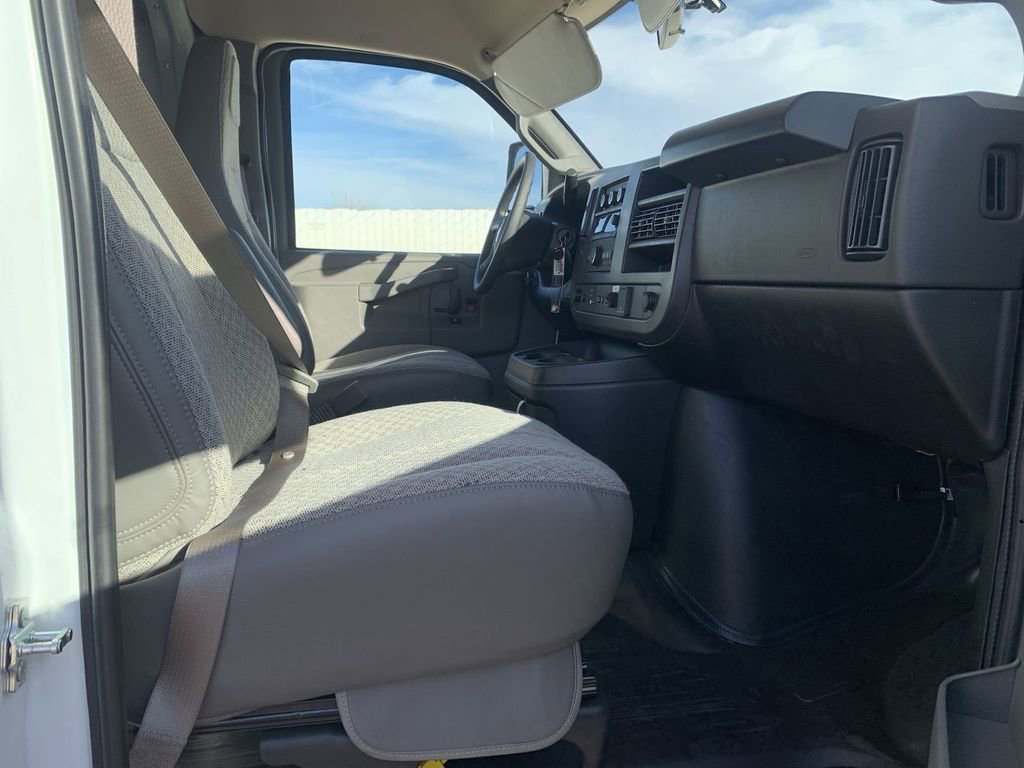 New 2025 Chevrolet Express 3500 w/ Power Convenience Package image 26