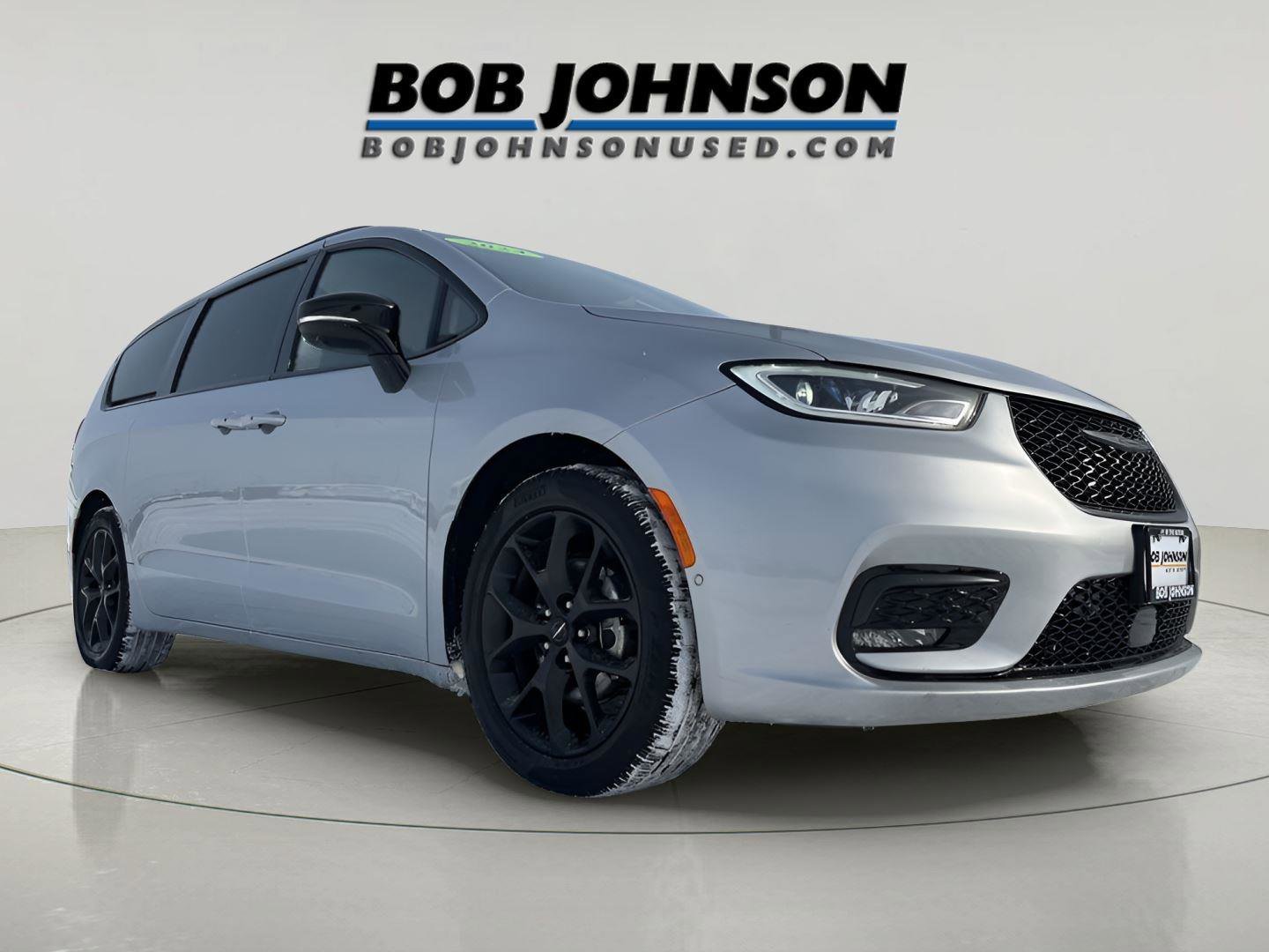 Used 2024 Chrysler Pacifica Touring-L w/ S Appearance Package