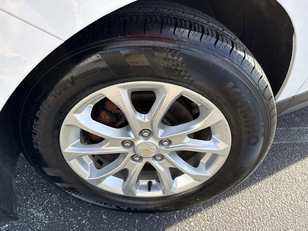 Used 2020 Chevrolet Equinox LS image 10