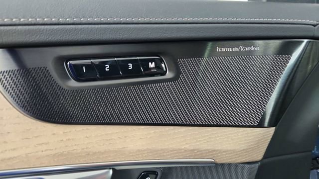 New 2026 Volvo XC90 T8 Plus w/ Protection Package Premier AWD/4WD image 11