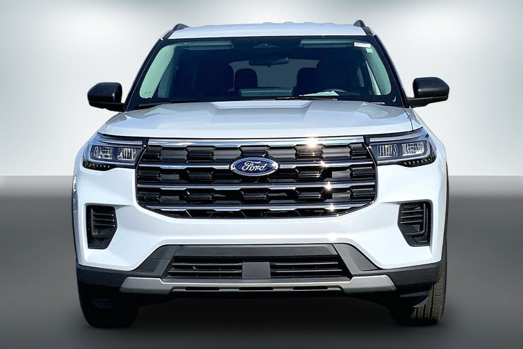 Used 2026 Ford Explorer Active AWD/4WD image 7