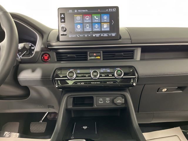 Used 2025 Honda Pilot Touring image 25