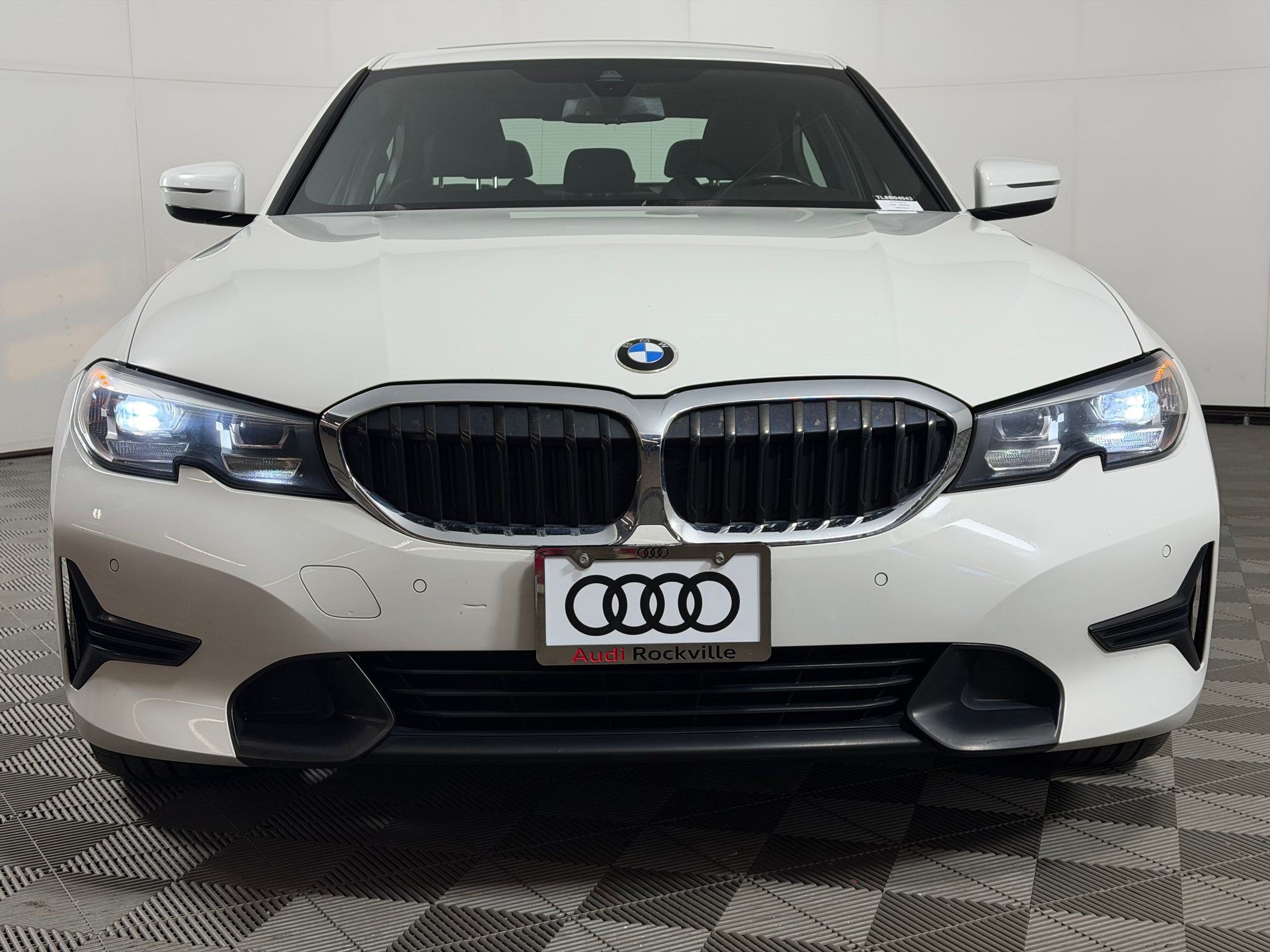 Used 2020 BMW 330i xDrive Sedan w/ Driving Assistance Package AWD/4WD image 6