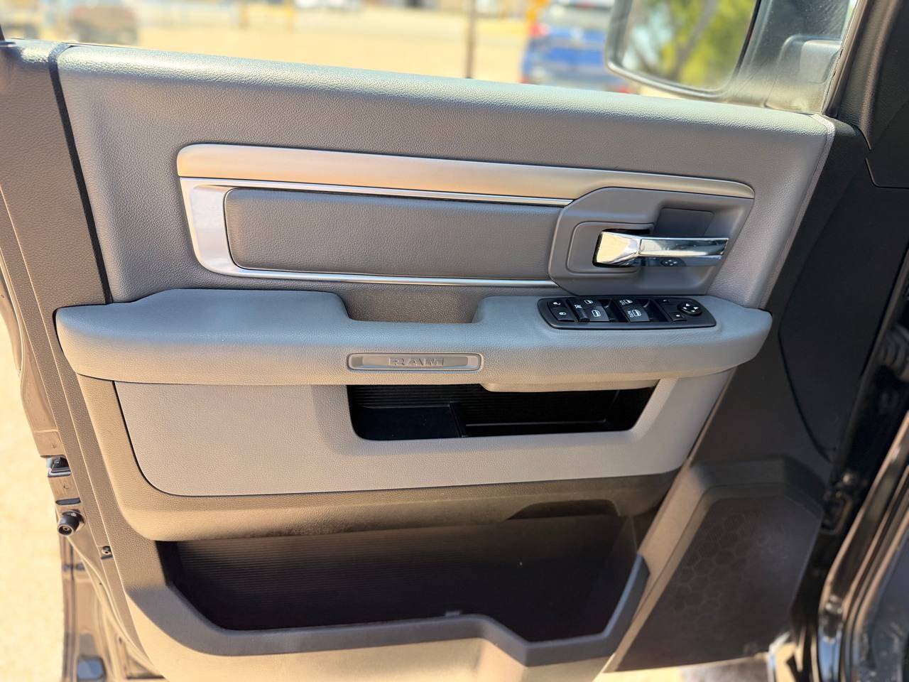 Used 2019 RAM 1500 Classic SLT RWD image 22