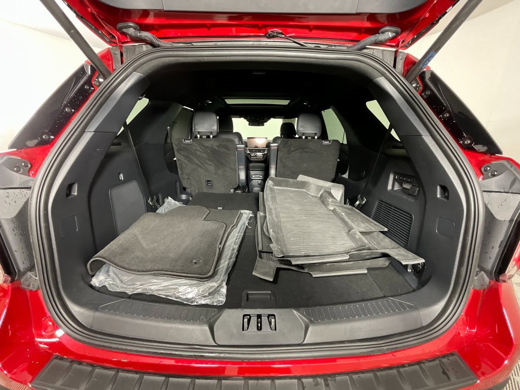 Used 2025 Ford Explorer ST image 28