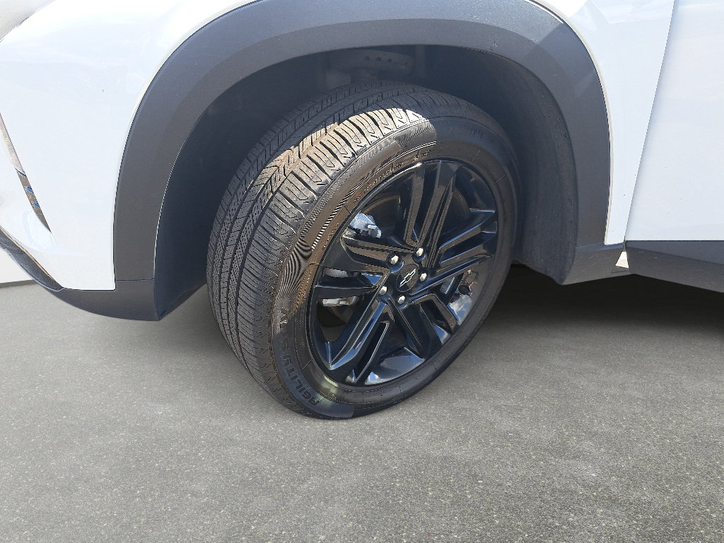 Used 2025 Chevrolet Trax ACTIV w/ Sunroof Package FWD image 31