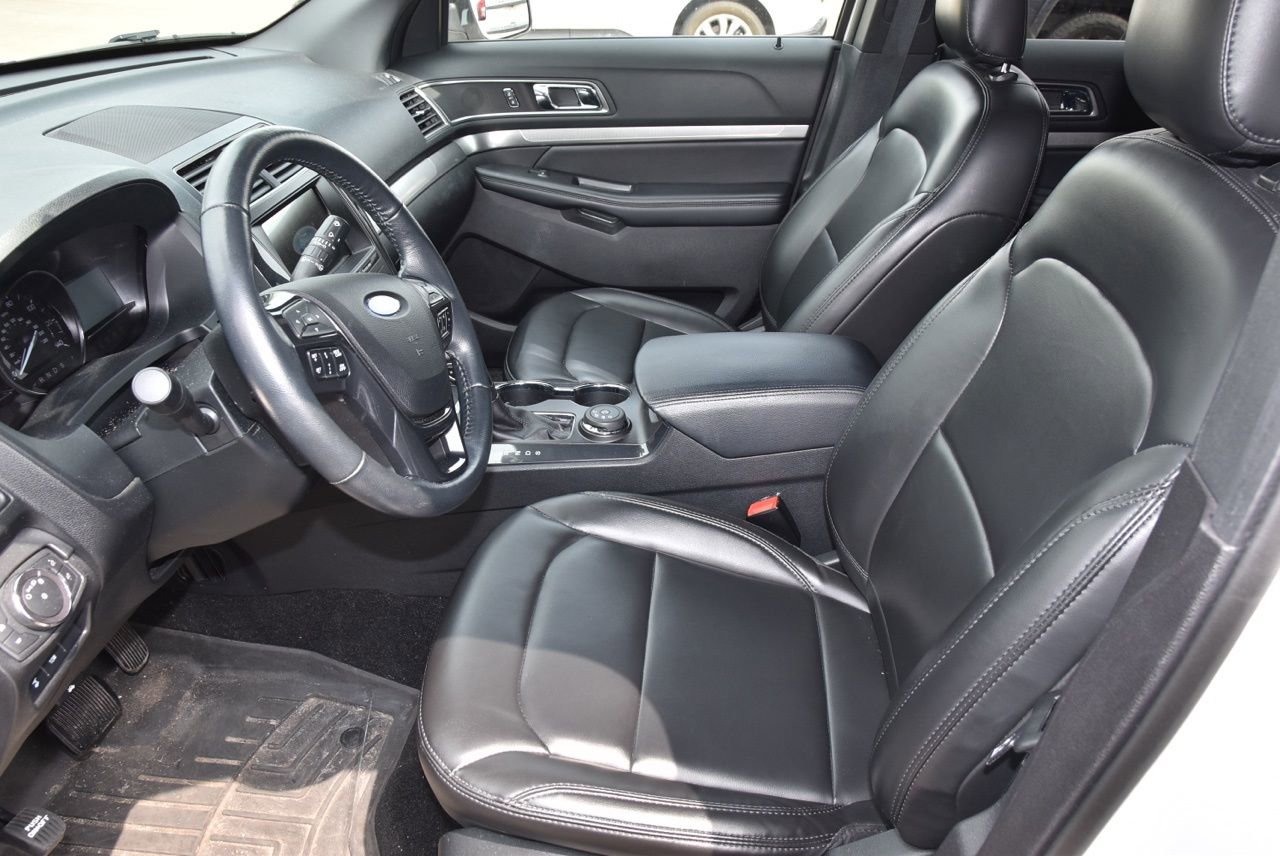 Used 2019 Ford Explorer XLT w/ Equipment Group 202A AWD/4WD image 10