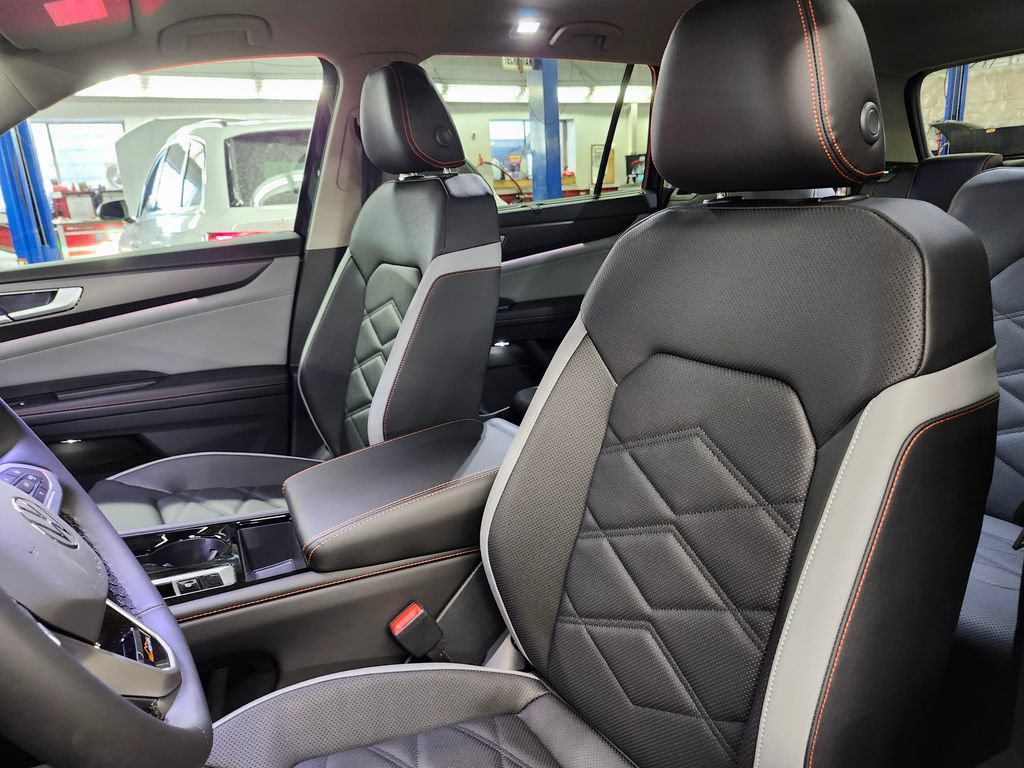 New 2026 Volkswagen Atlas Peak Edition AWD/4WD image 9
