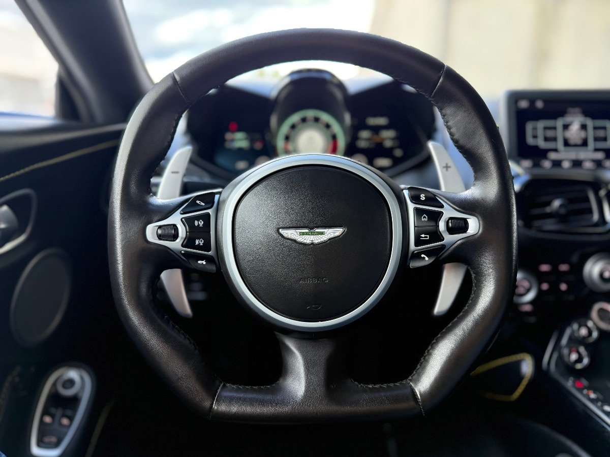 Used 2020 Aston Martin V8 Vantage Coupe RWD image 21
