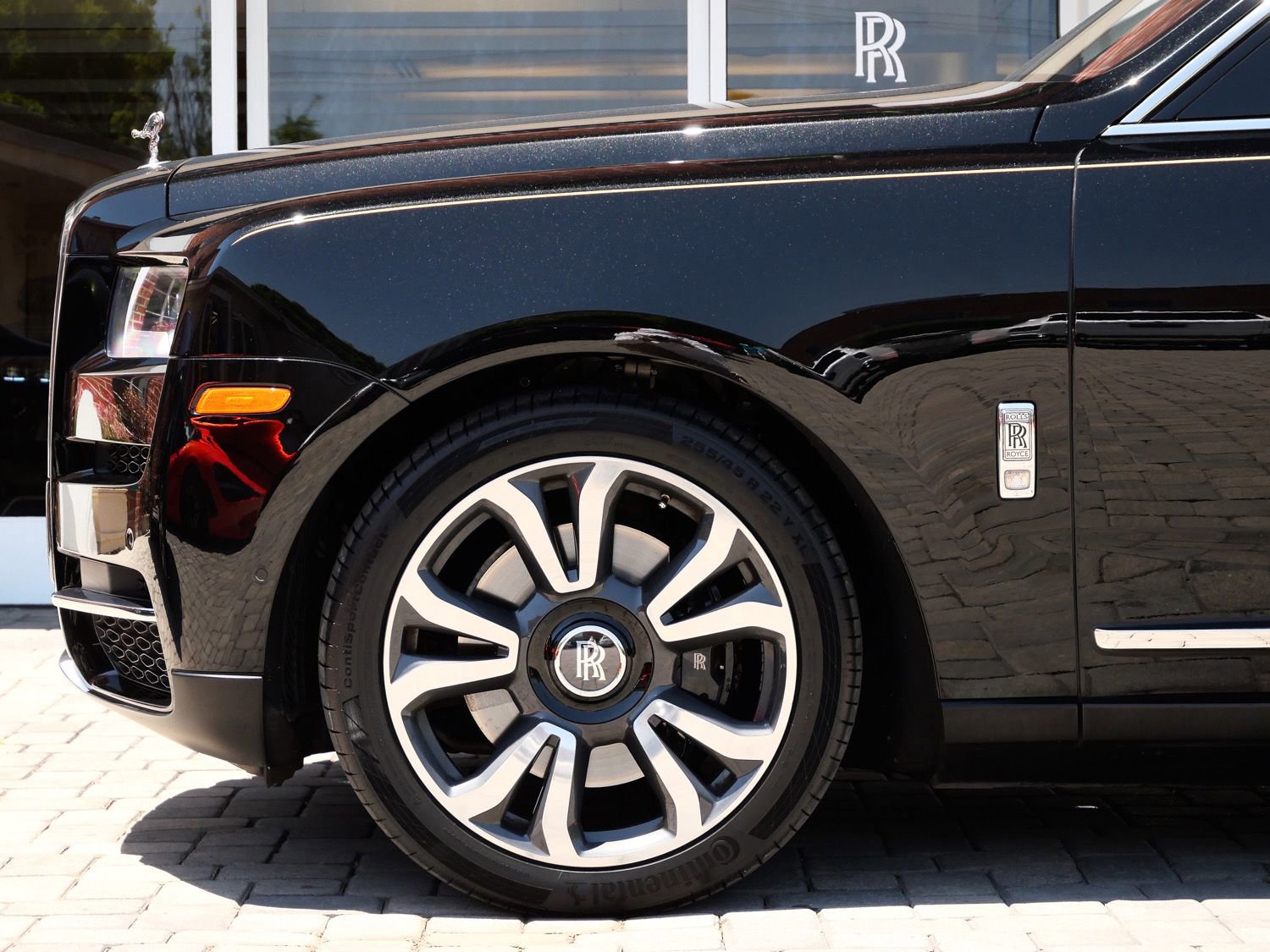 Certified 2022 Rolls-Royce Cullinan w/ Cullinan Package AWD/4WD image 12