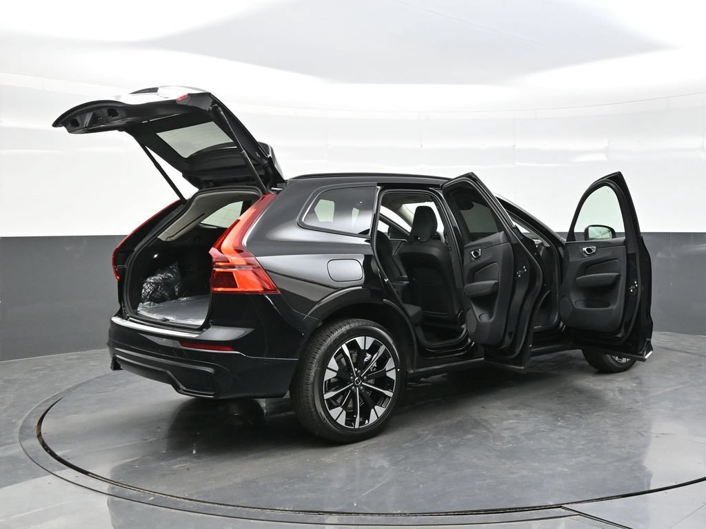New 2026 Volvo XC60 T8 Plus w/ Climate Package PRO AWD/4WD image 41