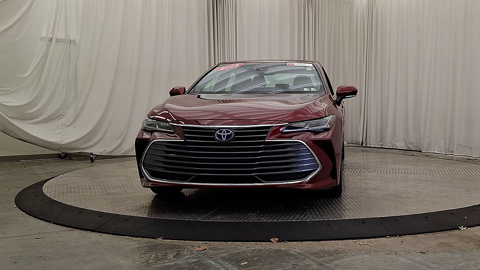 Certified 2022 Toyota Avalon Limited w/ Advanced Safety Package FWD image 4
