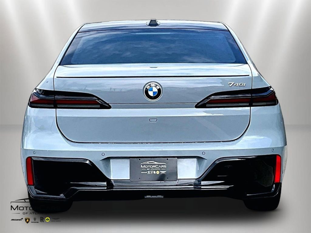 Used 2025 BMW 740i 740i w/ Premium Package image 4