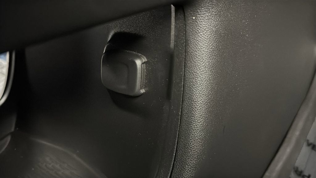 Used 2022 Cadillac XT5 Premium Luxury w/ LPO, Floor Liner Package image 33