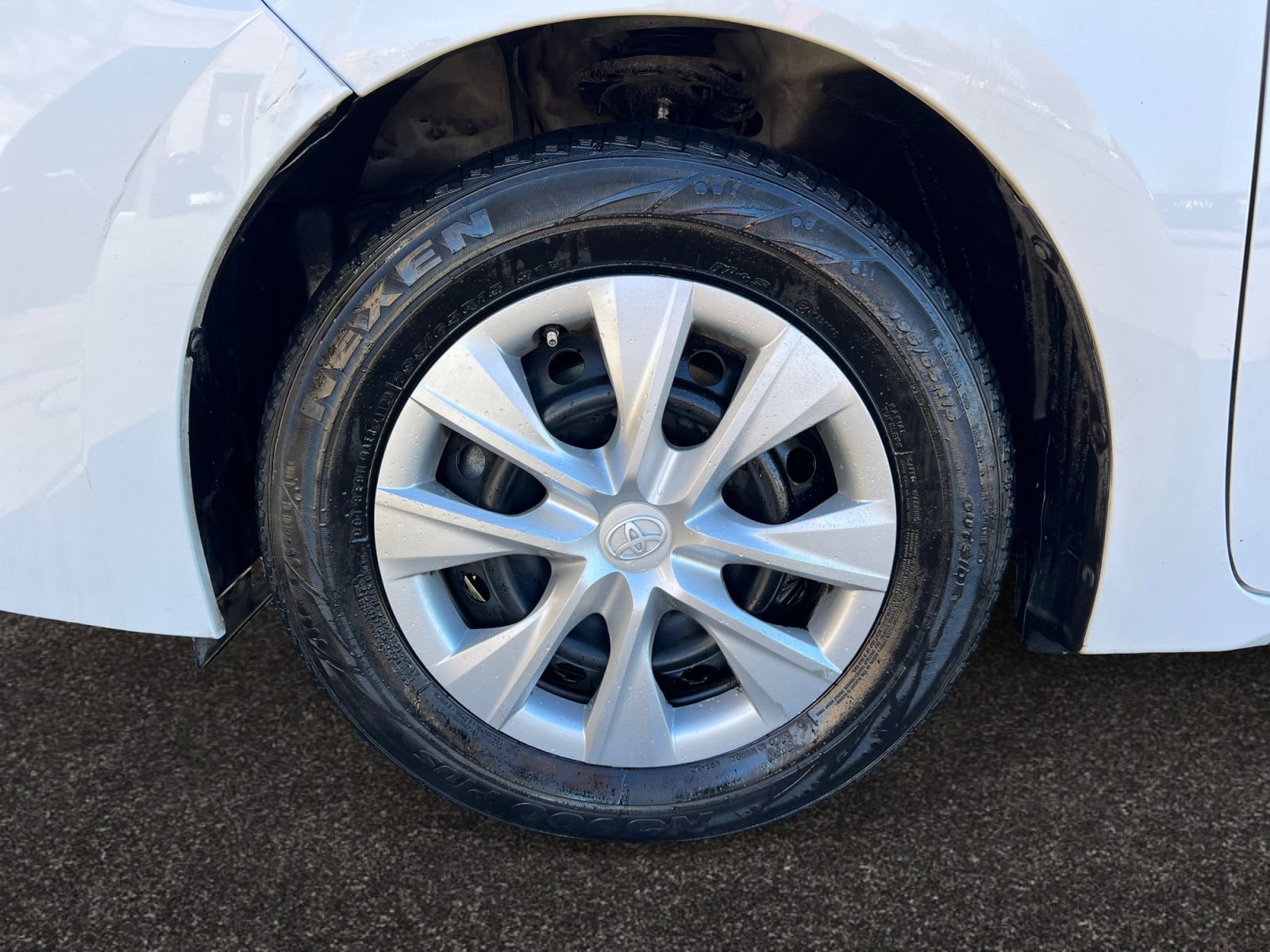 Used 2017 Toyota Corolla L w/ Carpet Mat Package (TMS) image 14