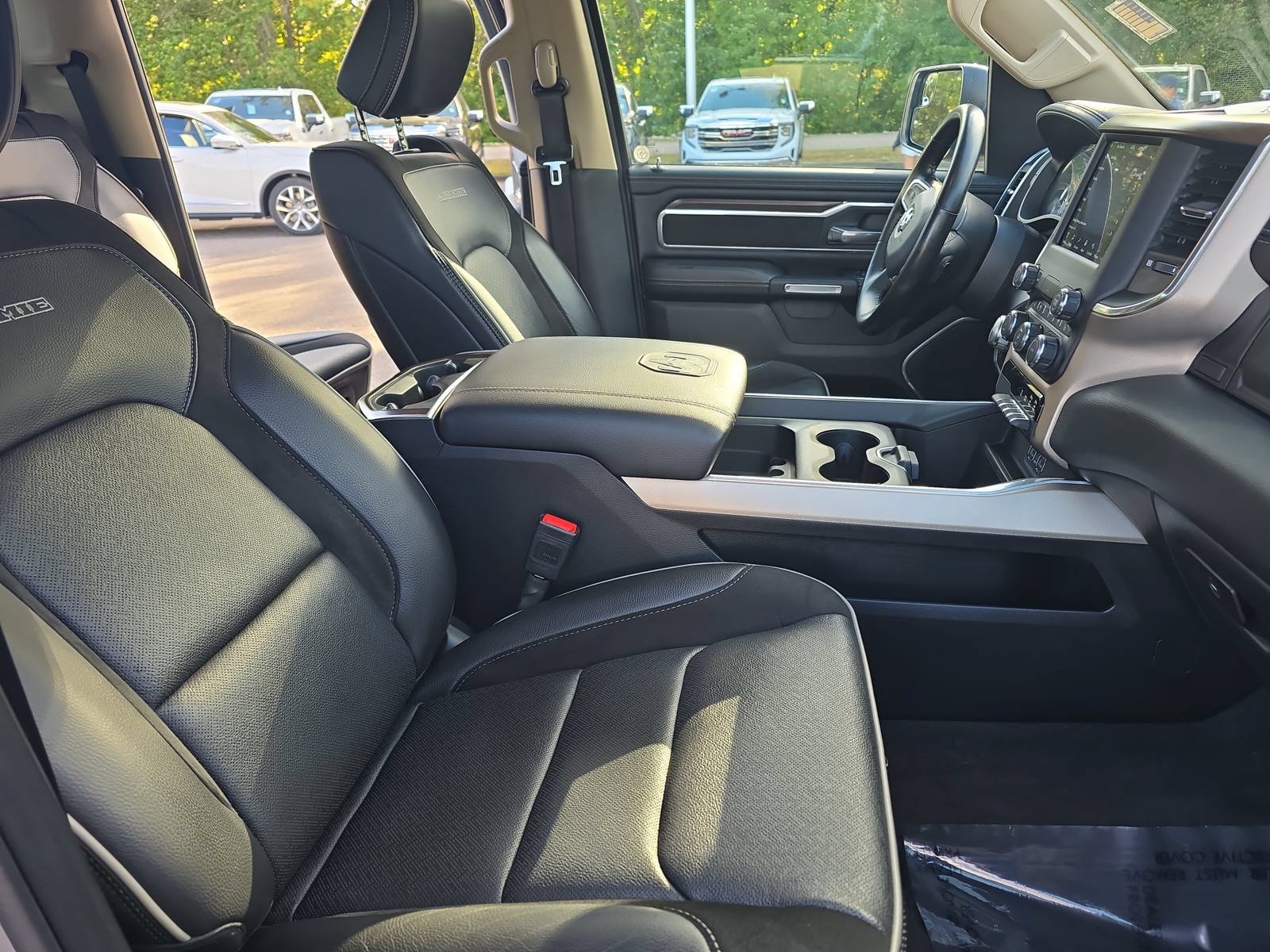 Used 2021 RAM 1500 Laramie AWD/4WD image 10