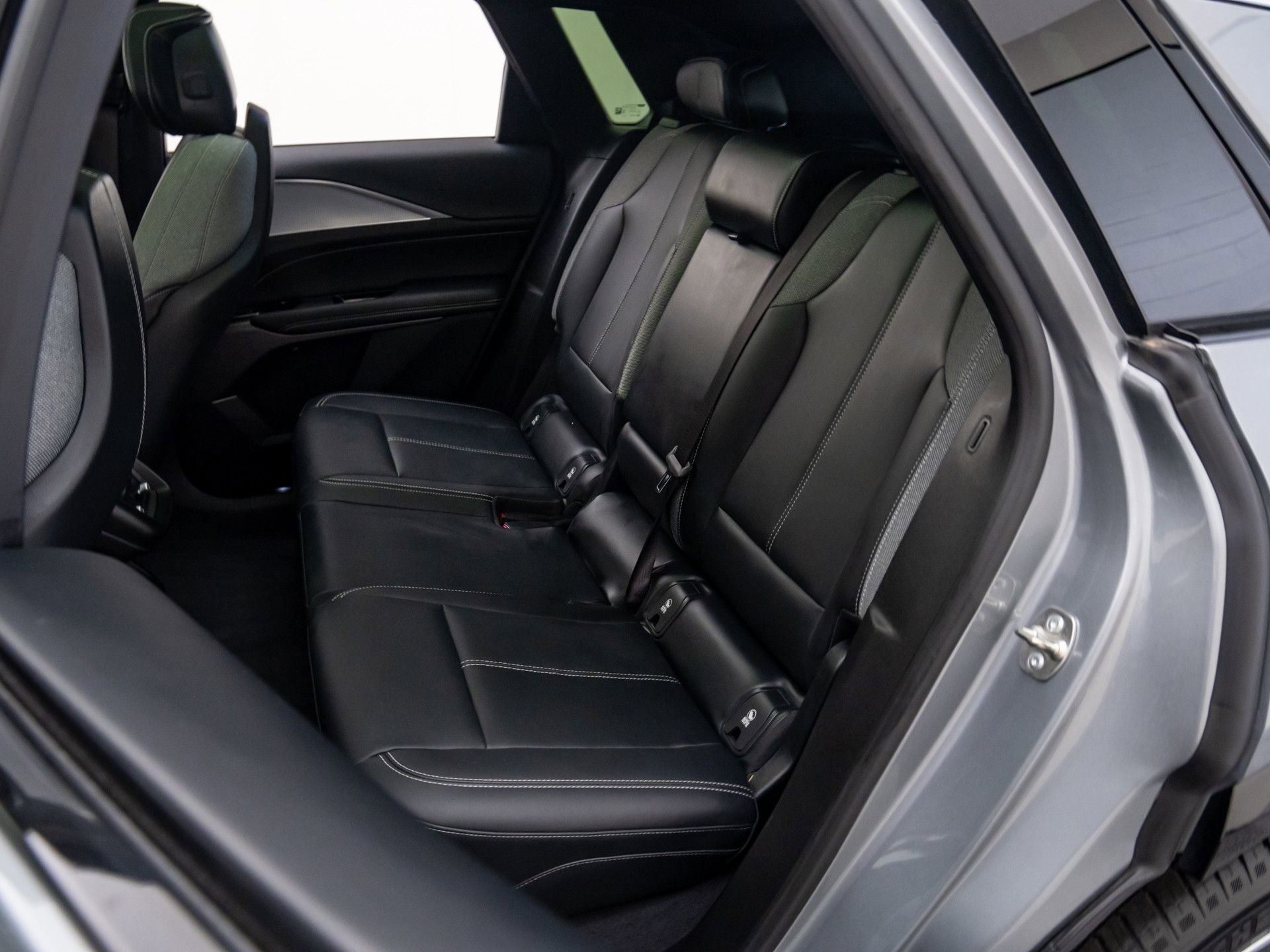 Certified 2024 Cadillac Lyriq Tech w/ Driver Assist Package image 21