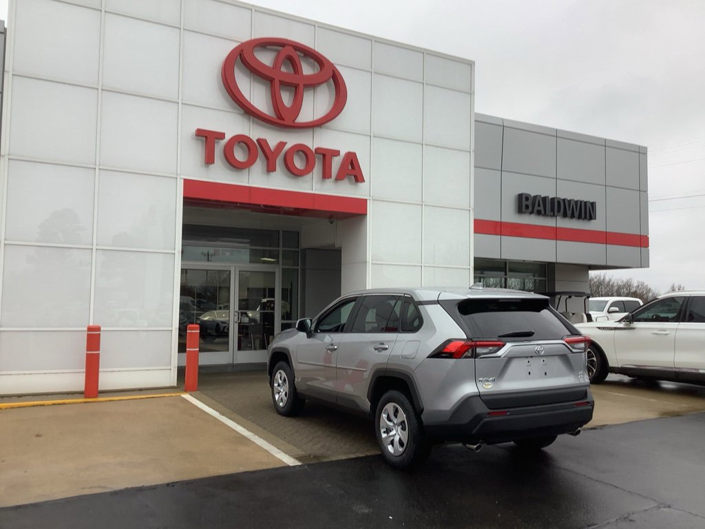 New 2025 Toyota RAV4 LE image 5