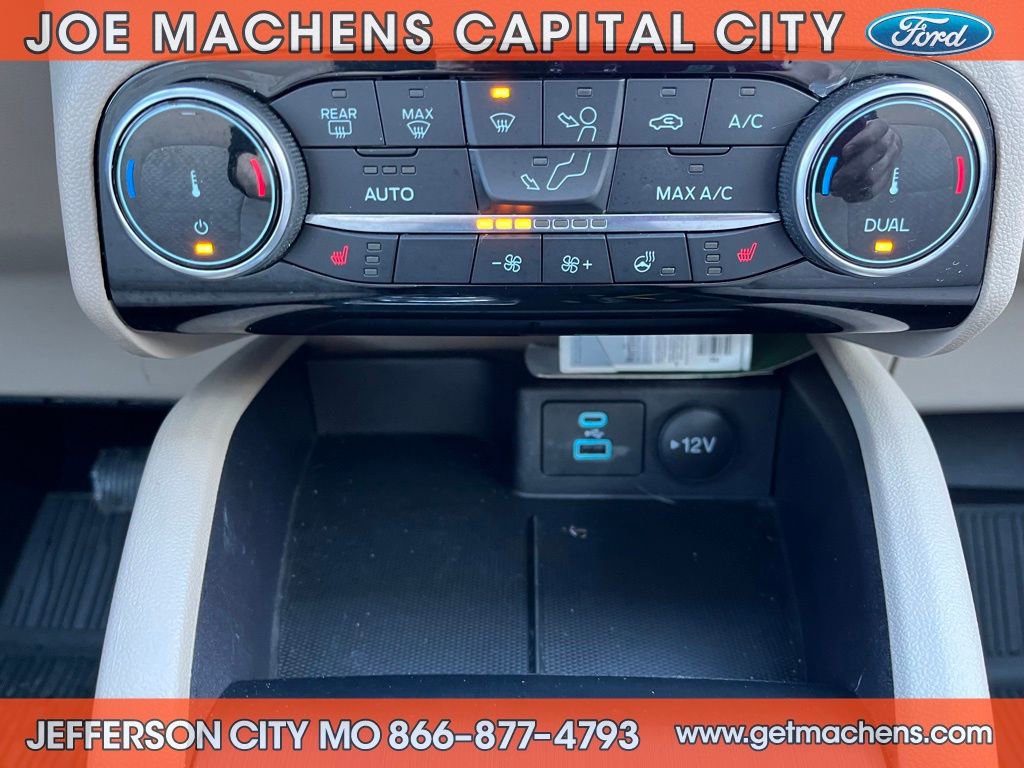 Certified 2022 Ford Escape SE w/ SE Sport Appearance Package image 15