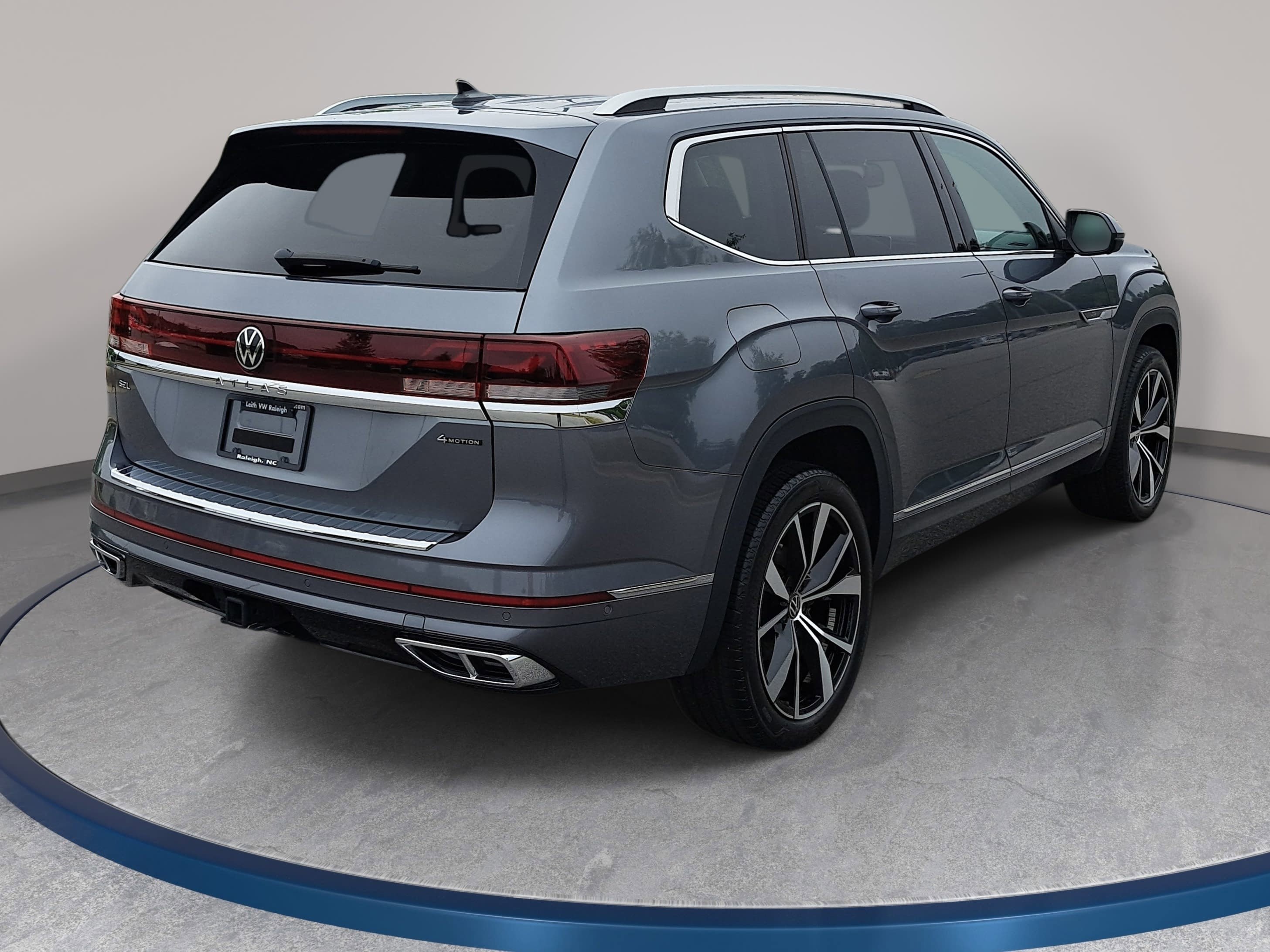 Used 2024 Volkswagen Atlas SEL Premium R-Line AWD/4WD image 5