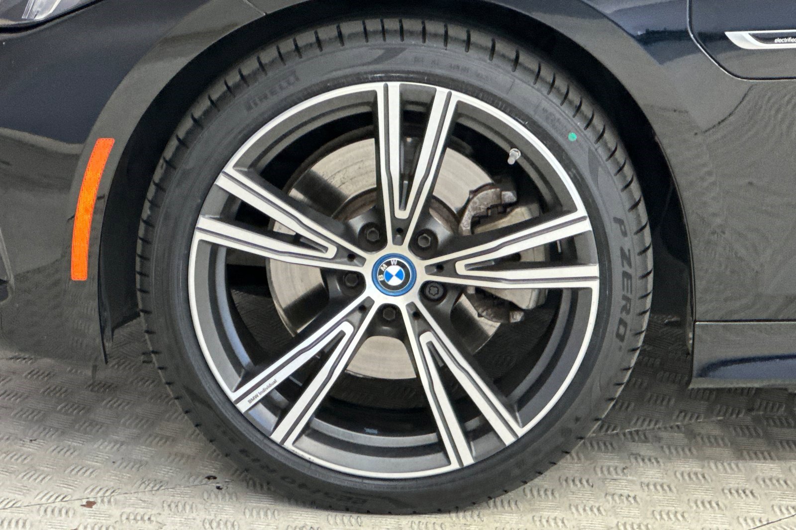 Used 2023 BMW 330e w/ Driving Assistance Package RWD image 11