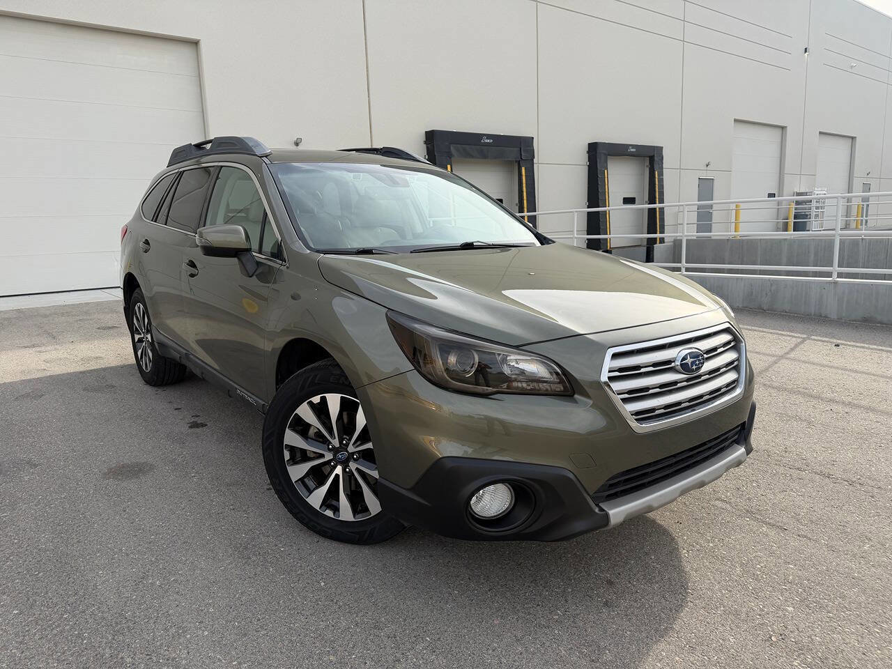 Used 2017 Subaru Outback 3.6R Limited AWD/4WD image 5