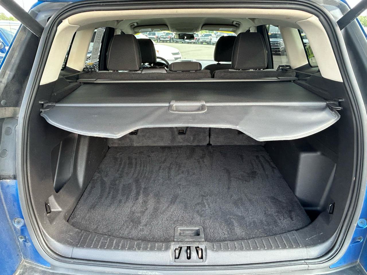 Used 2017 Ford Escape SE w/ Equipment Group 201A FWD image 17