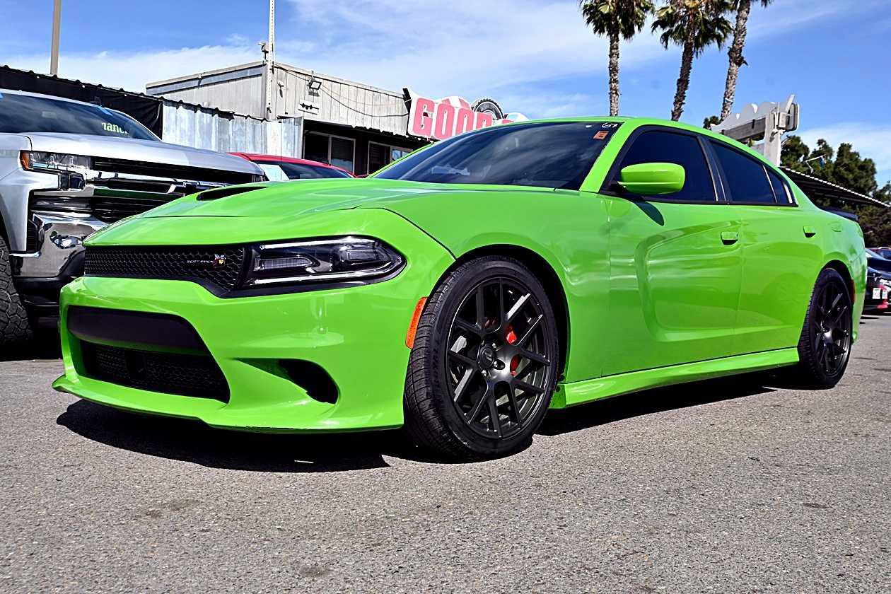 Used 2017 Dodge Charger R/T Scat Pack w/ Technology Group