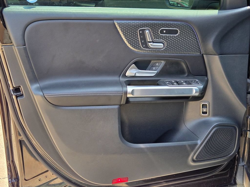 Used 2024 Mercedes-Benz GLB 250 image 14