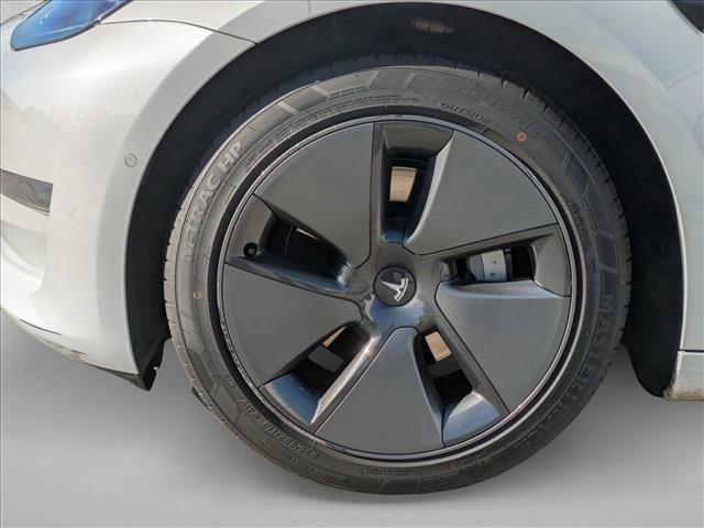 Used 2021 Tesla Model 3 Standard Range Plus image 9