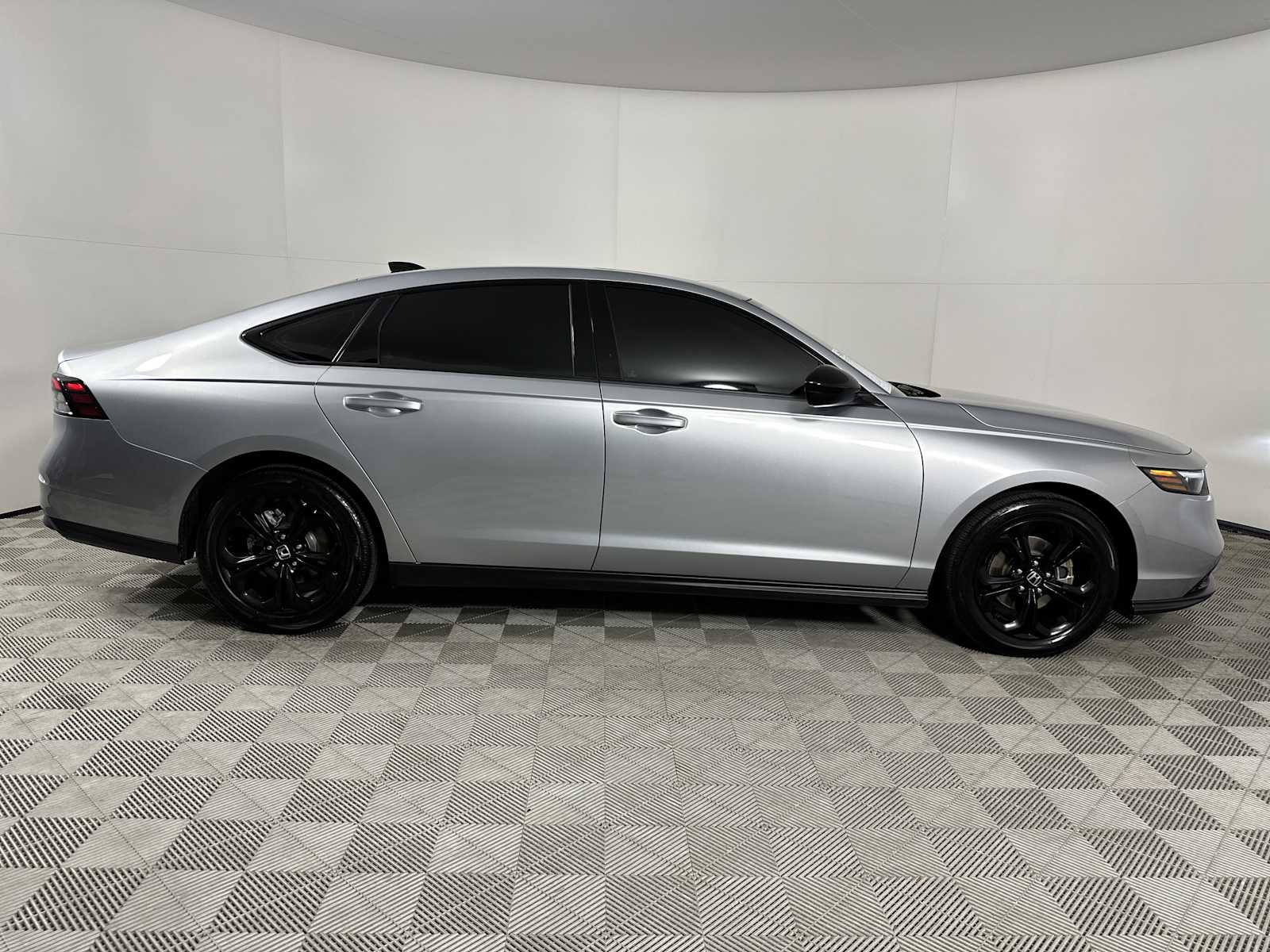 Used 2025 Honda Accord SE image 8