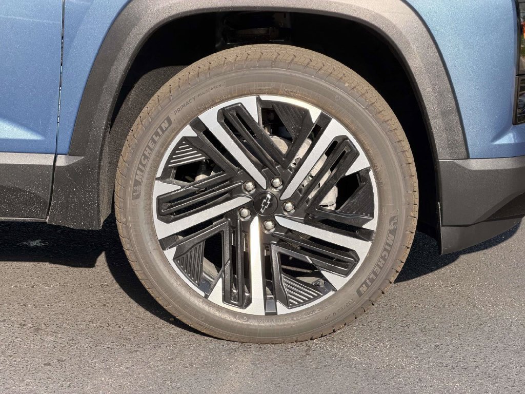 New 2027 Chevrolet Equinox RS w/ Safety and Technology Package FWD image 25