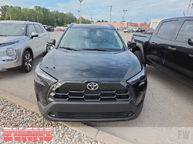 Used 2026 Toyota Corolla Cross LE FWD image 2