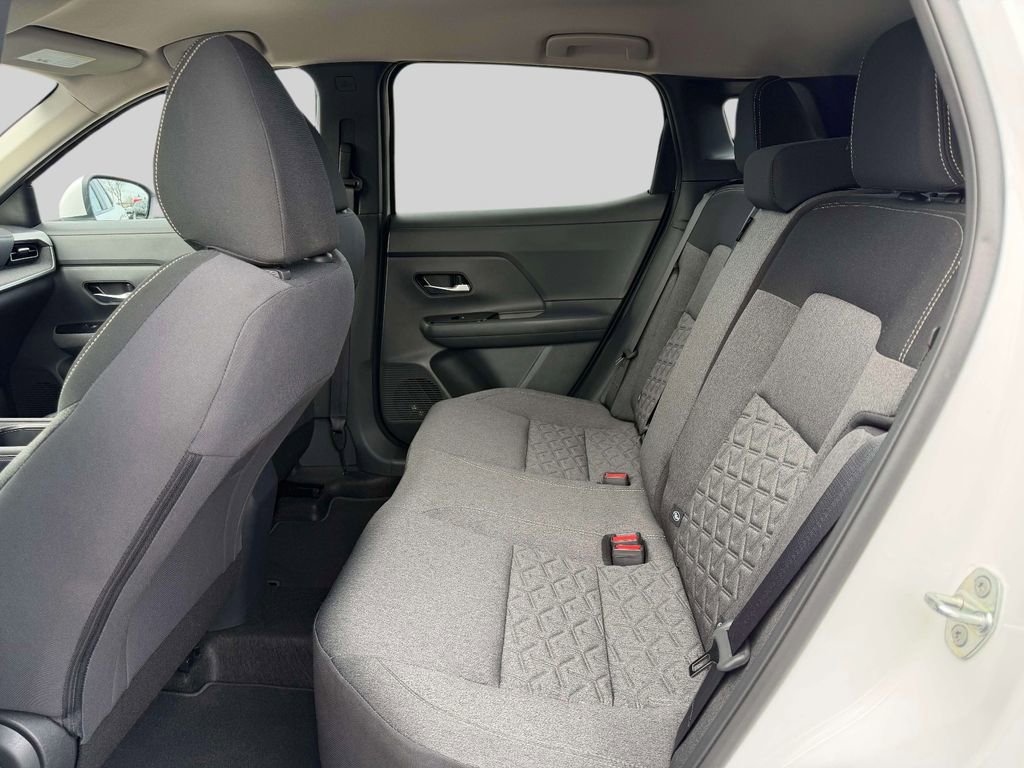 Certified 2025 Nissan Kicks SV AWD/4WD image 12