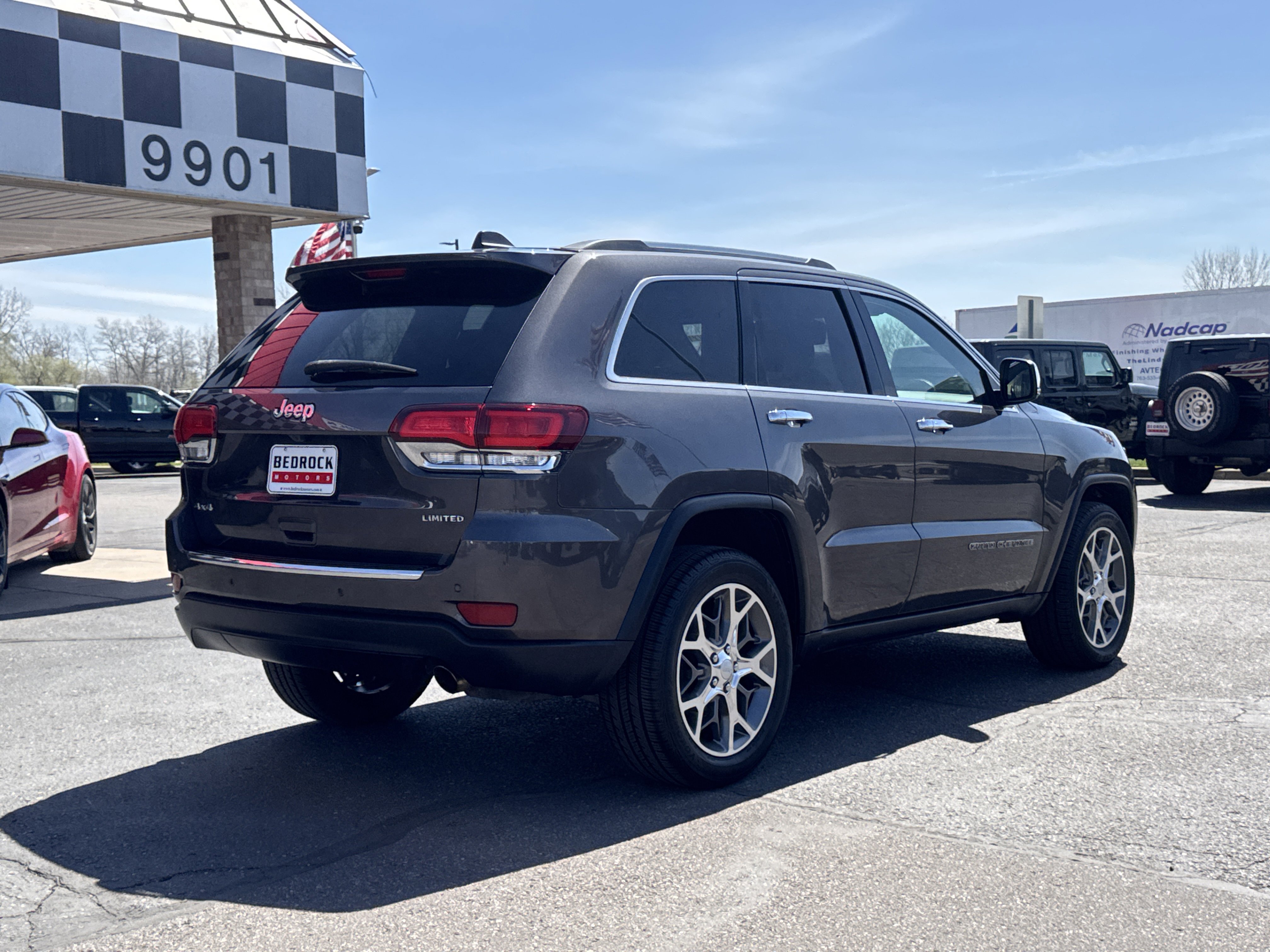 Used 2020 Jeep Grand Cherokee Limited AWD/4WD image 7