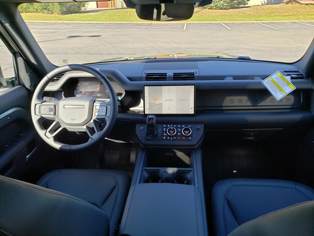 New 2025 Land Rover Defender 110 X-Dynamic SE image 13