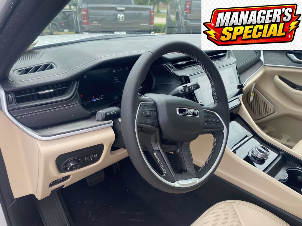 New 2026 Jeep Grand Cherokee L Limited w/ Luxury Tech Group II RWD image 15