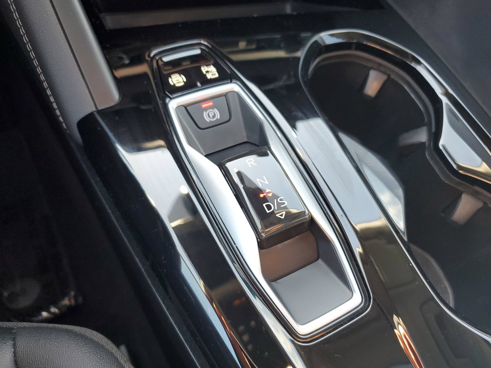 Used 2025 Audi Q5 Premium w/ Convenience Package AWD/4WD image 26