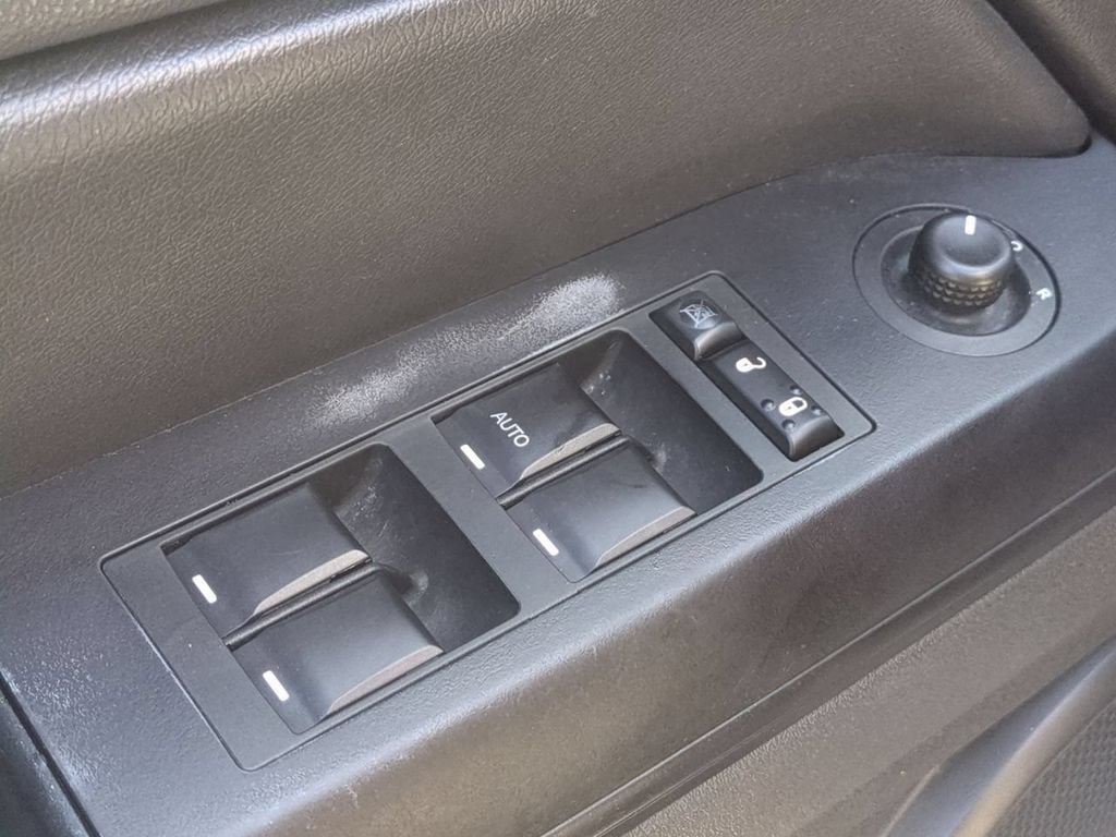Used 2012 Jeep Compass Latitude AWD/4WD image 12