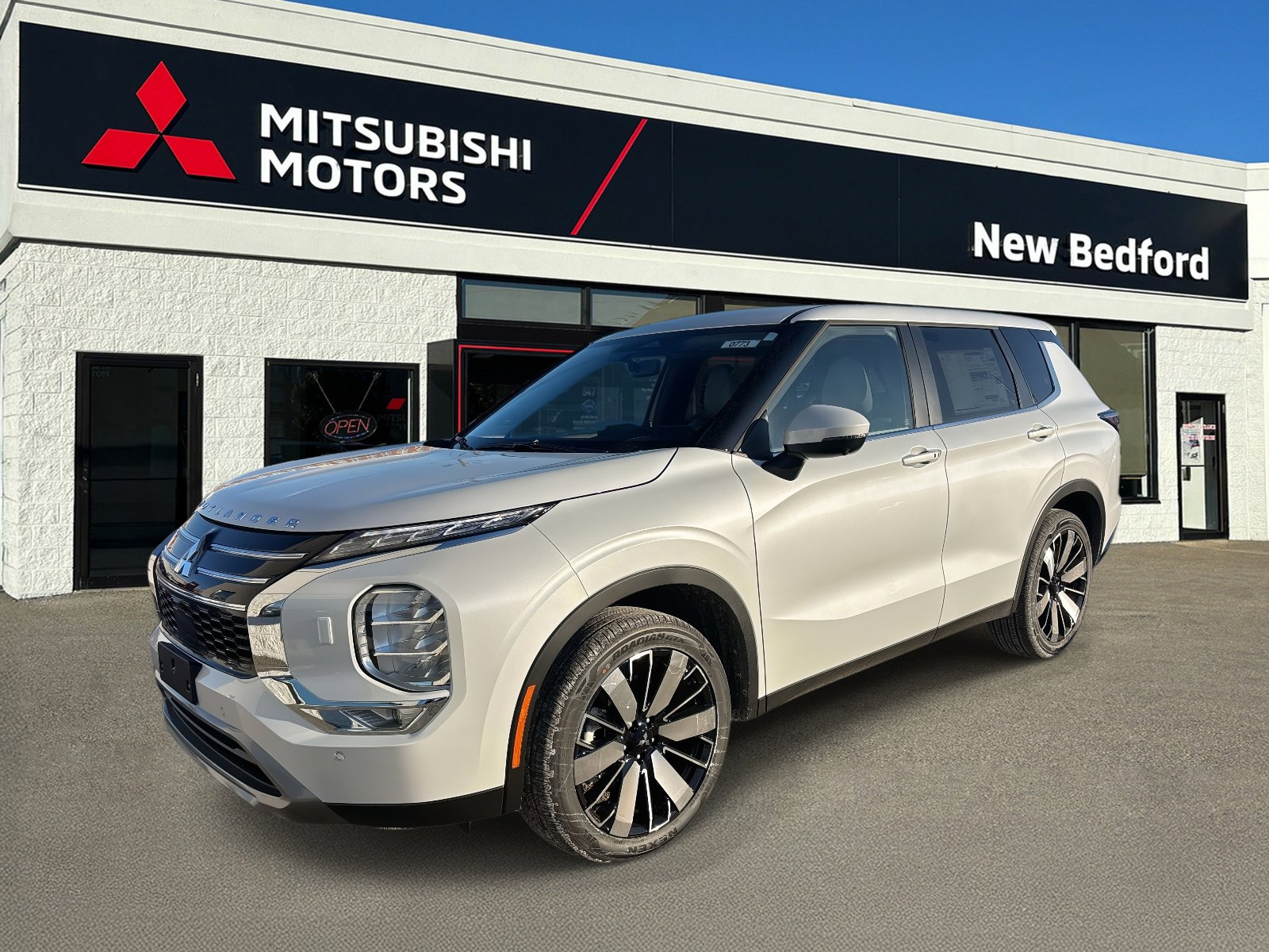 New 2026 Mitsubishi Outlander SE image 1