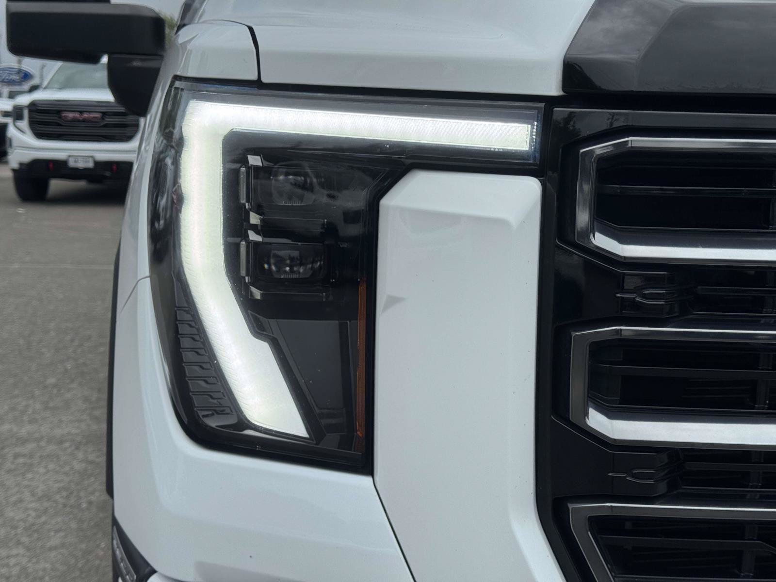 Used 2024 GMC Sierra 2500 AT4 w/ AT4 Premium Plus Package AWD/4WD image 6