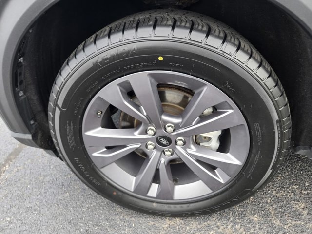 Used 2024 Ford Explorer XLT w/ Equipment Group 202A AWD/4WD image 45