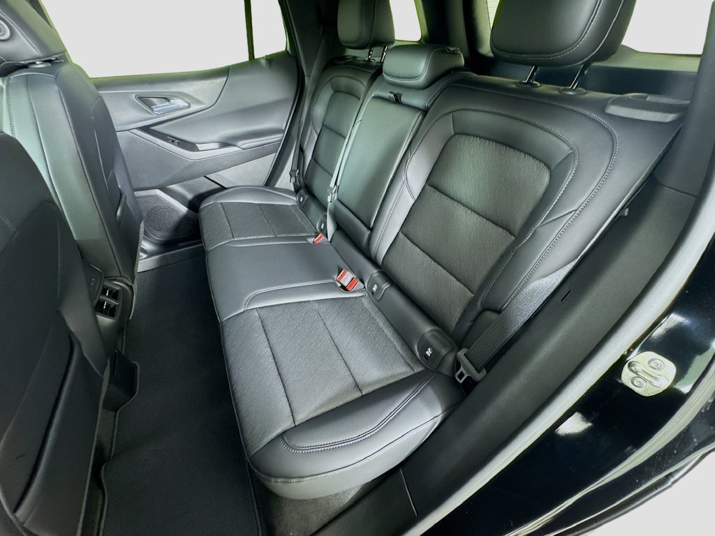 New 2026 Chevrolet Equinox LT w/ Convenience Package II FWD image 23