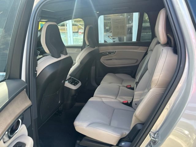 Certified 2025 Volvo XC90 B5 Plus AWD/4WD image 17