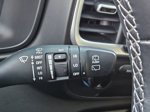 Used 2022 Hyundai Venue SEL w/ Cargo Package FWD image 18