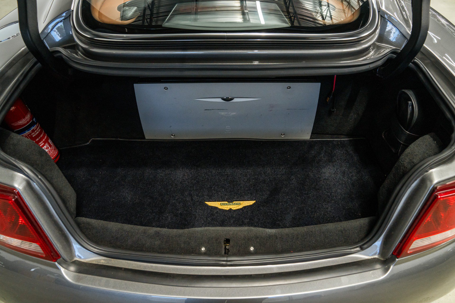 Used 2003 Aston Martin Vanquish RWD image 18