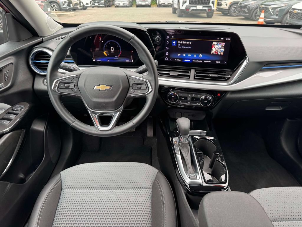 Used 2024 Chevrolet Trax LT w/ Driver Confidence Package FWD image 19