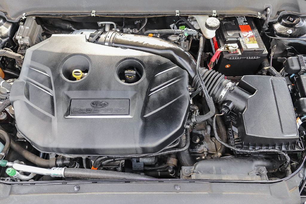 Used 2017 Ford Fusion SE w/ Equipment Group 201A FWD image 28