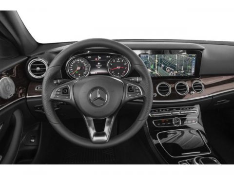 Used 2019 Mercedes-Benz E 300 4MATIC image 7
