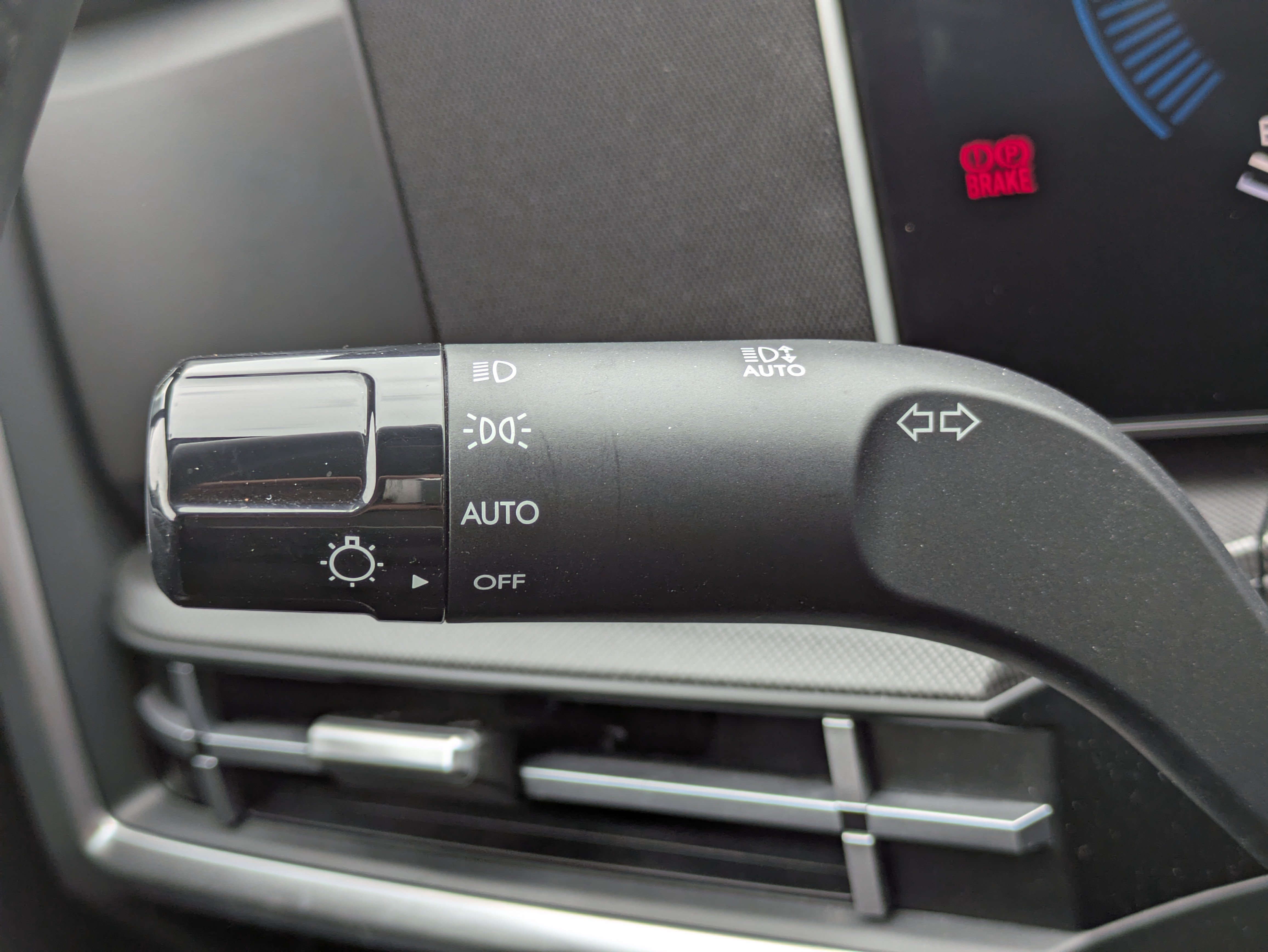 Used 2025 Hyundai Santa Fe SE FWD image 19